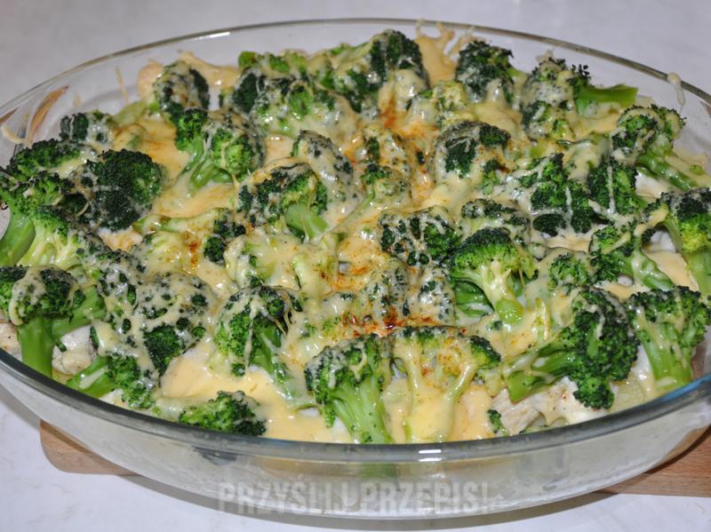 Zdrowa zapiekanka z brokułami
