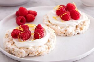 Wyjątkowe ciasto z mąki ryżowej z malinami – przepis krok po kroku i cenne porady